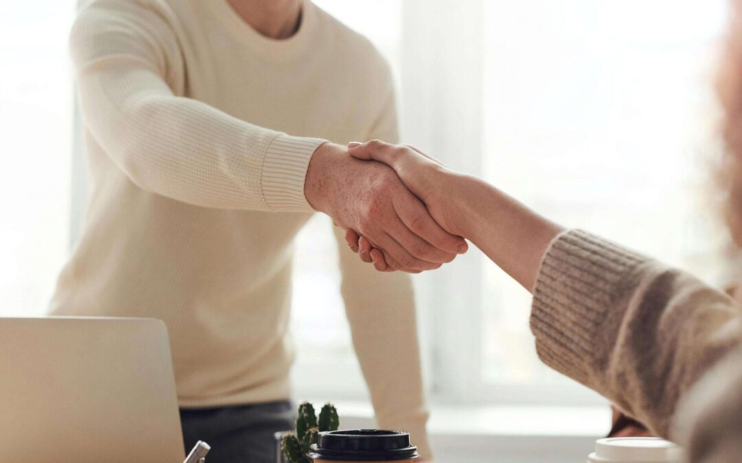 política uso IA y cláusulas contrato laboral